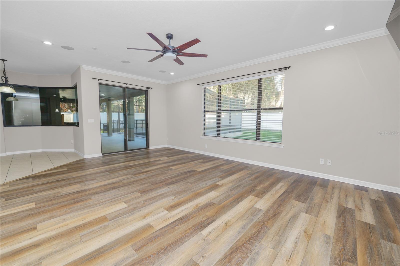 OAK LANDING - Residential