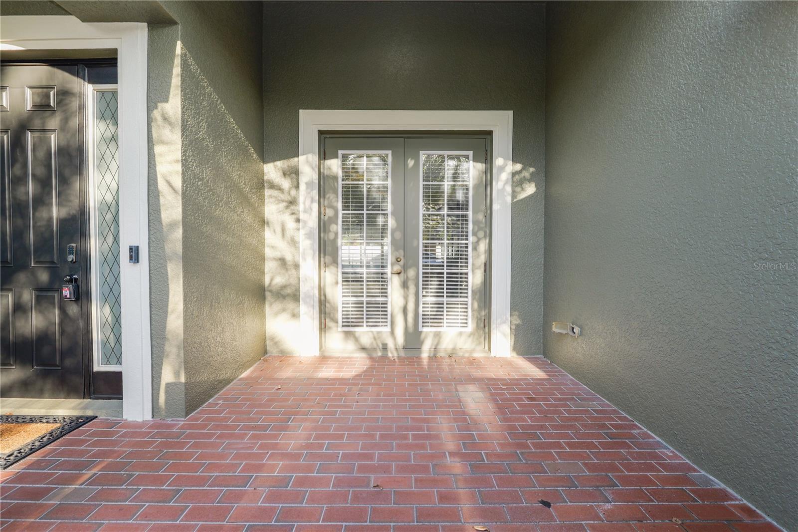 OAK LANDING - Residential