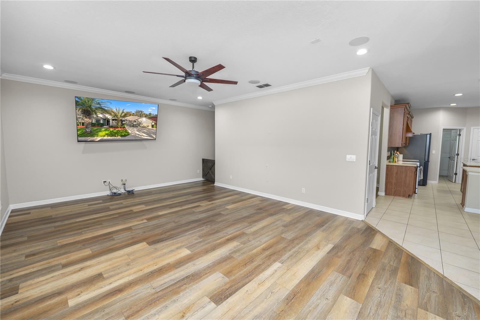 OAK LANDING - Residential