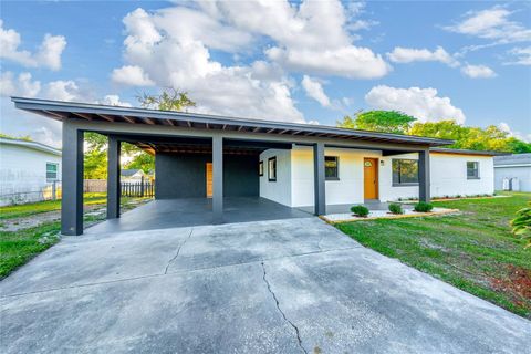 Photo of 2614 Rio Lane, Orlando, FL 32805 (MLS # O6393671)