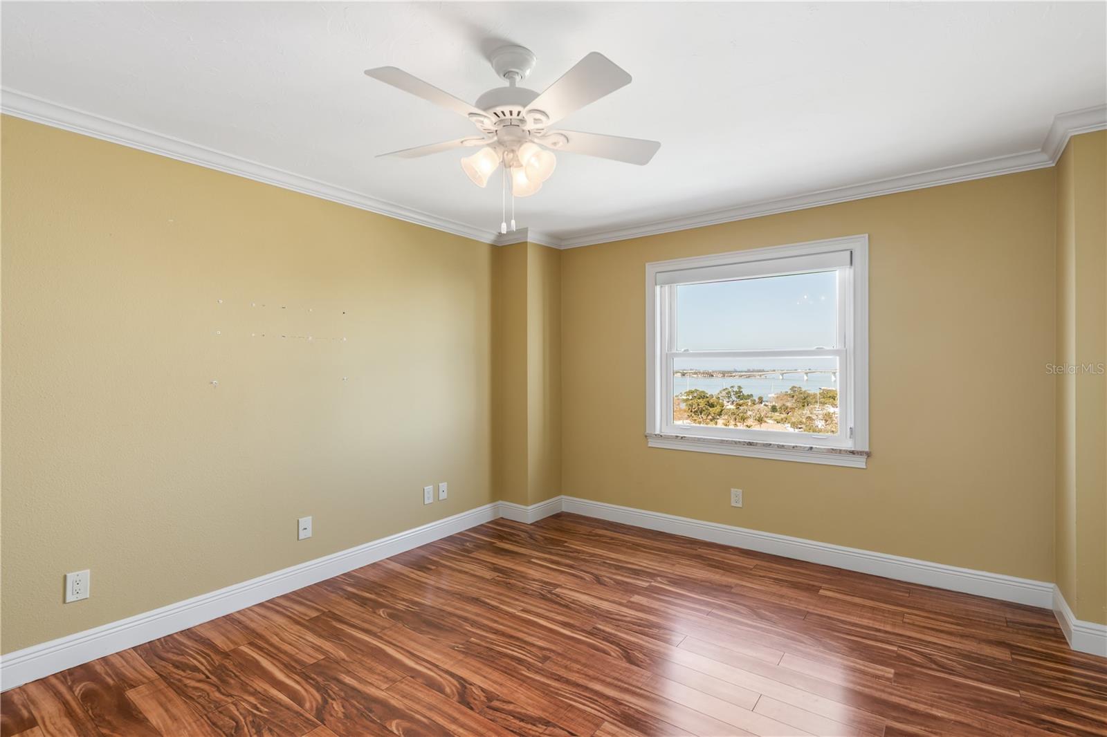 REGENCY HOUSE - Residential
