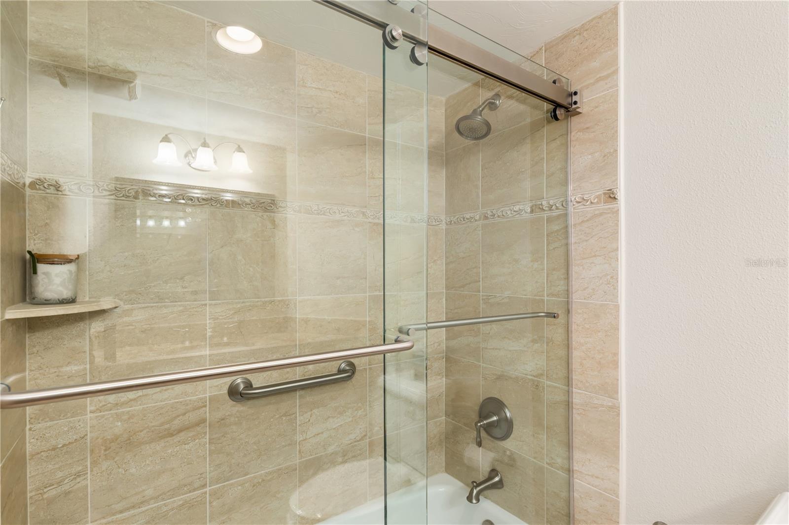 REGENCY HOUSE - Residential
