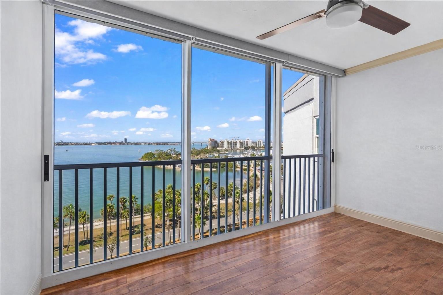 REGENCY HOUSE - Residential