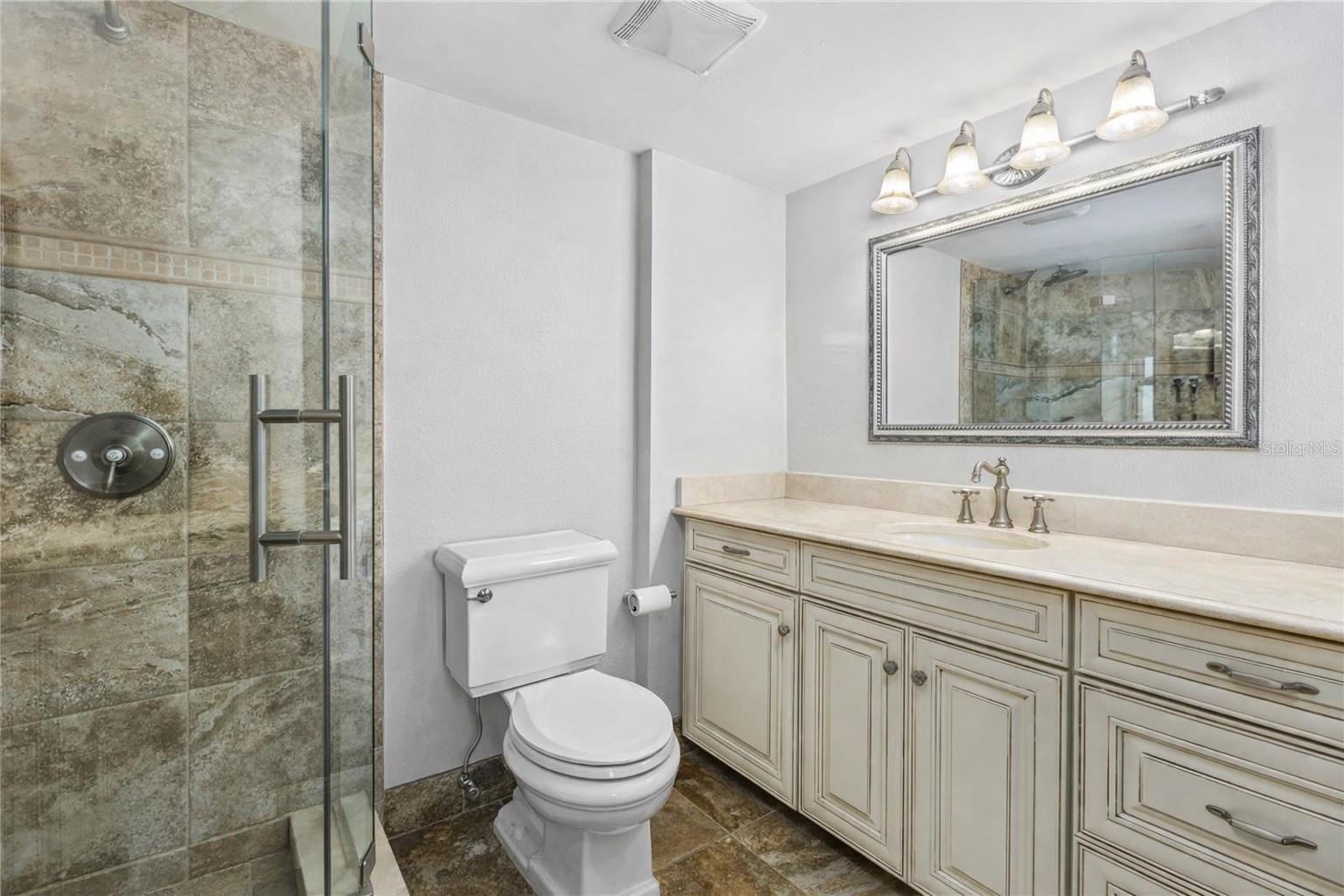 REGENCY HOUSE - Residential