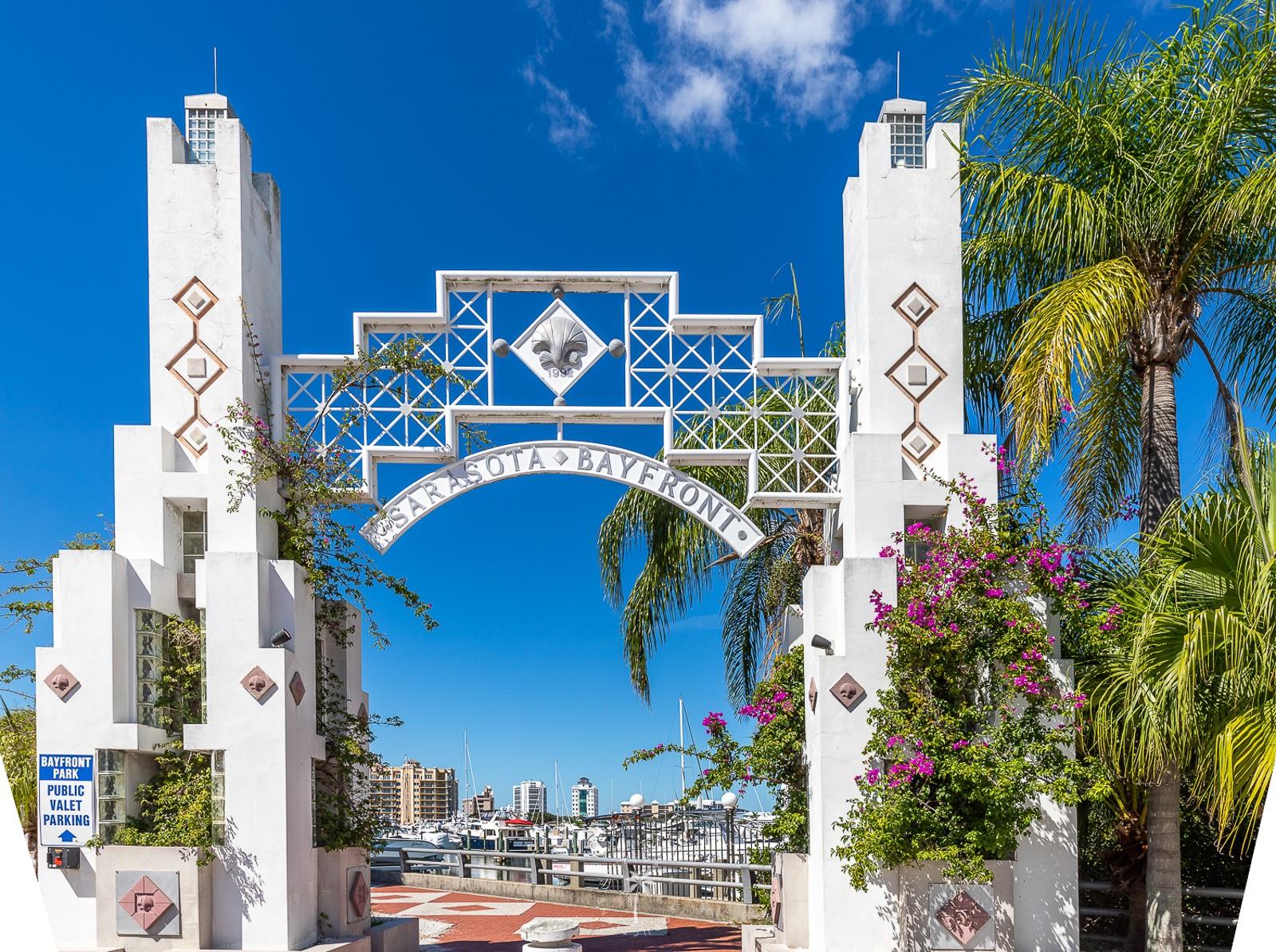 REGENCY HOUSE - Residential