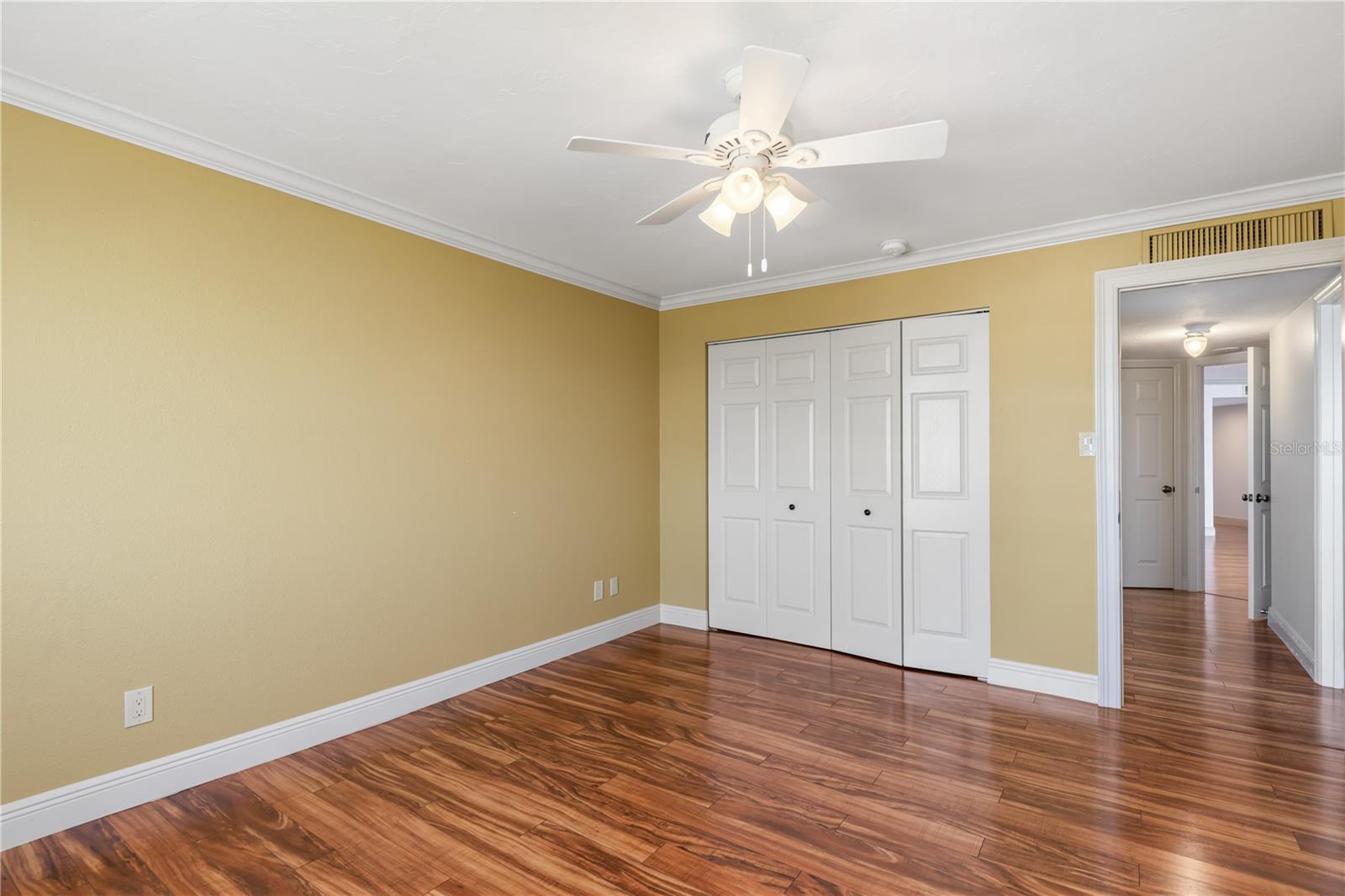 REGENCY HOUSE - Residential