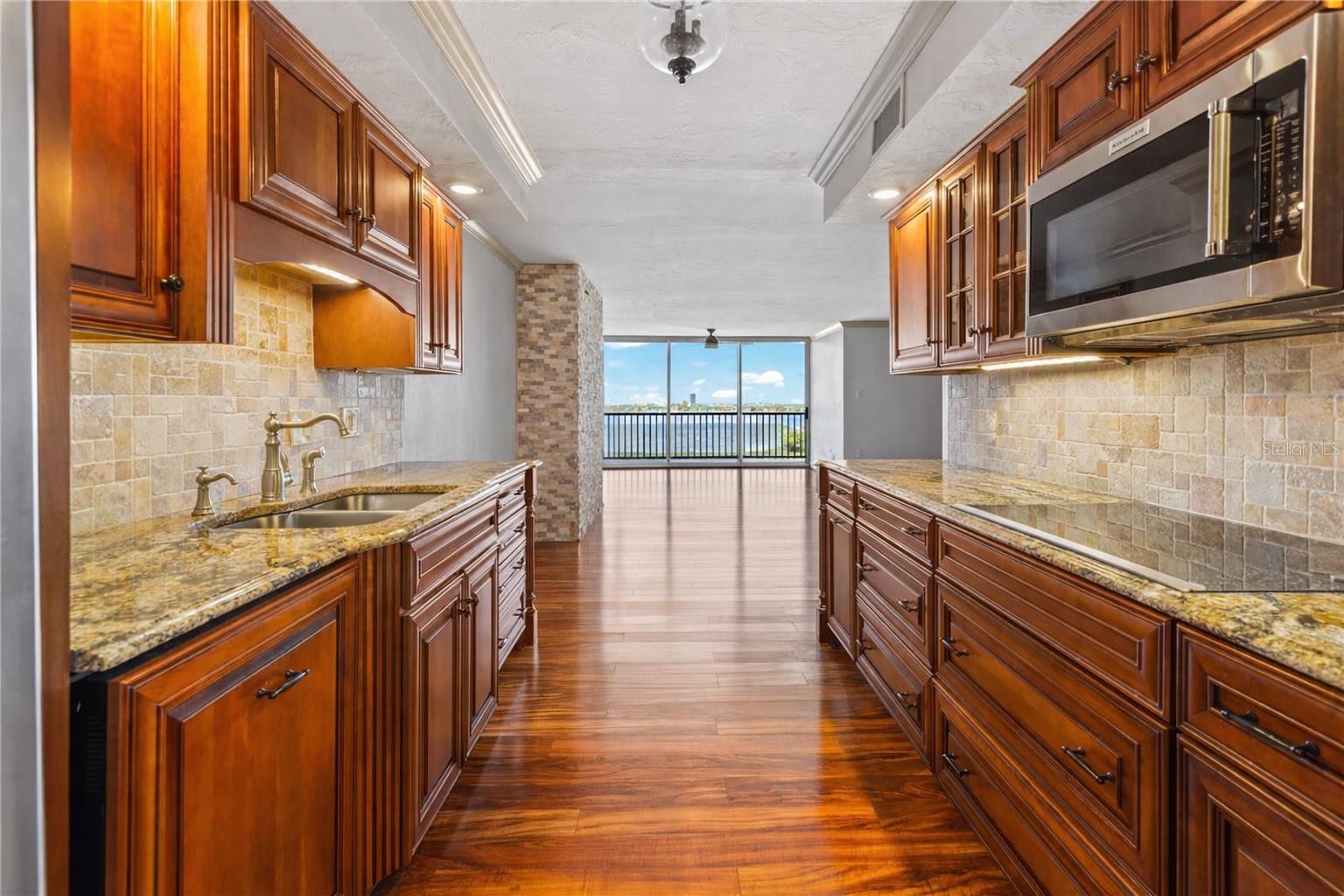 REGENCY HOUSE - Residential