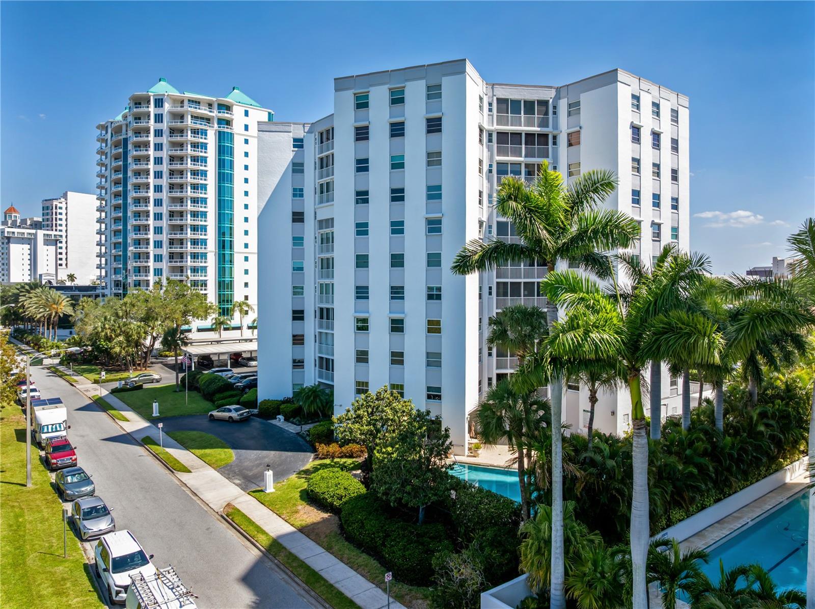 REGENCY HOUSE - Residential