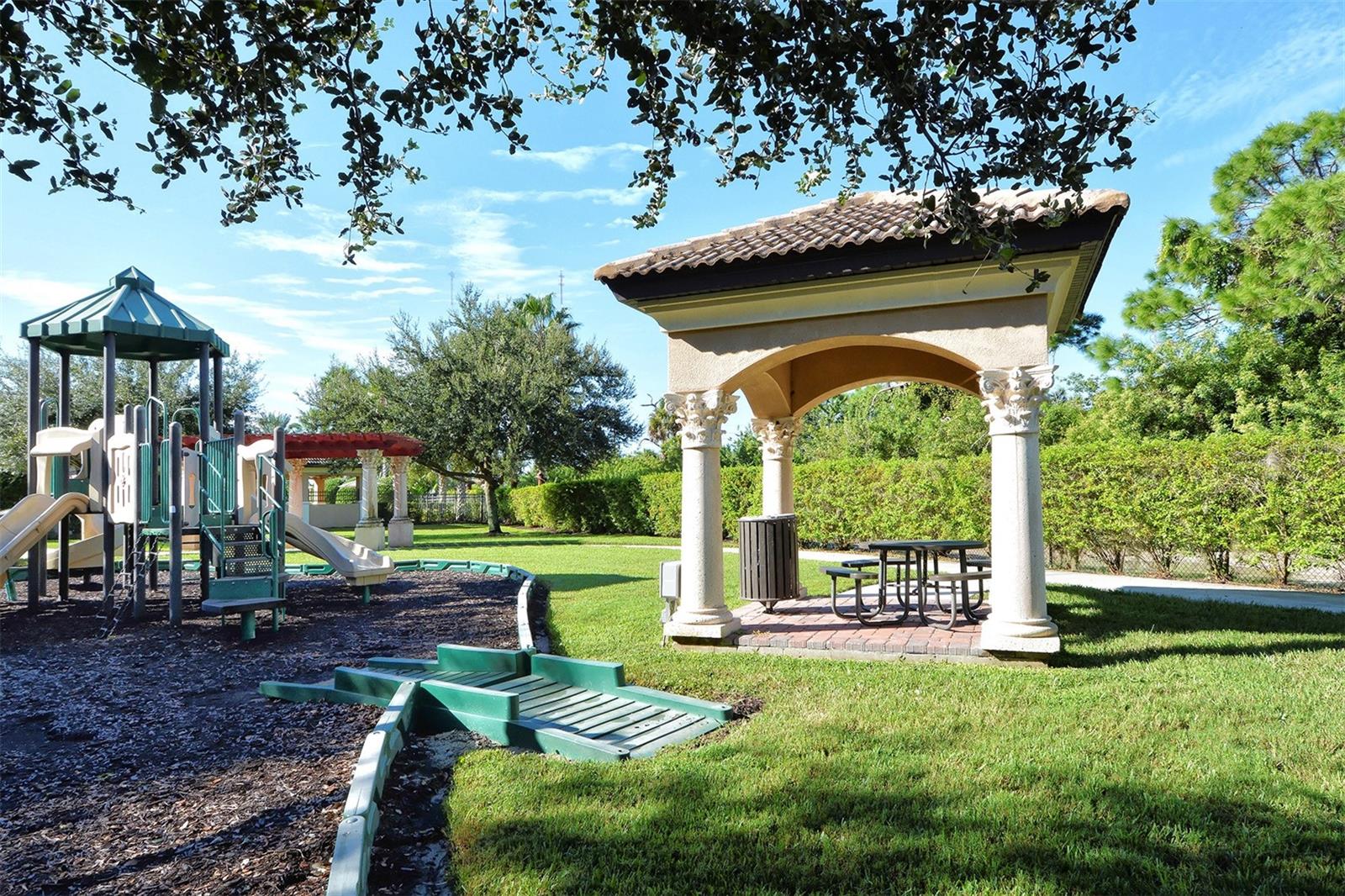 WILLOW CHASE - Residential