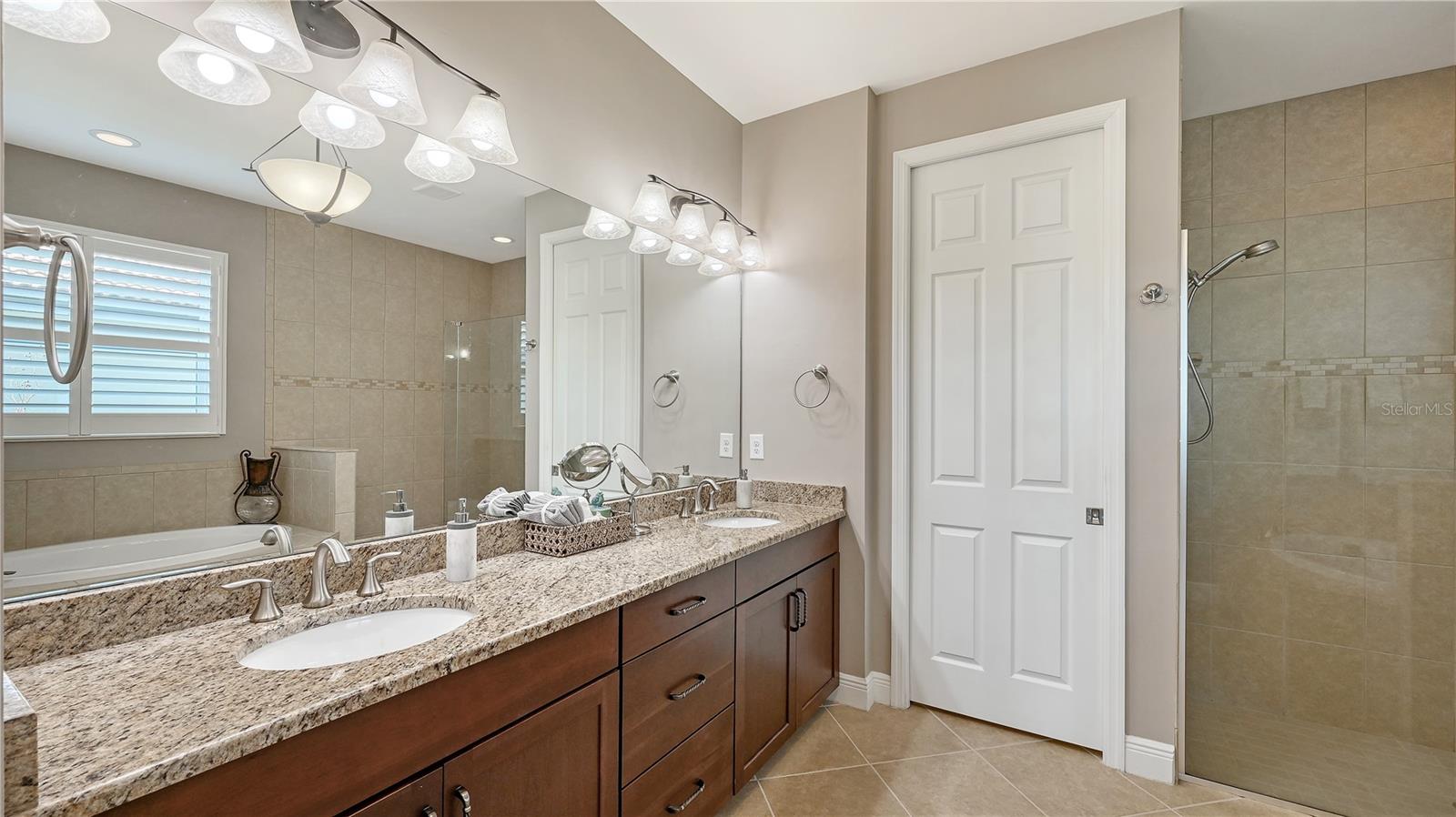 WILLOW CHASE - Residential