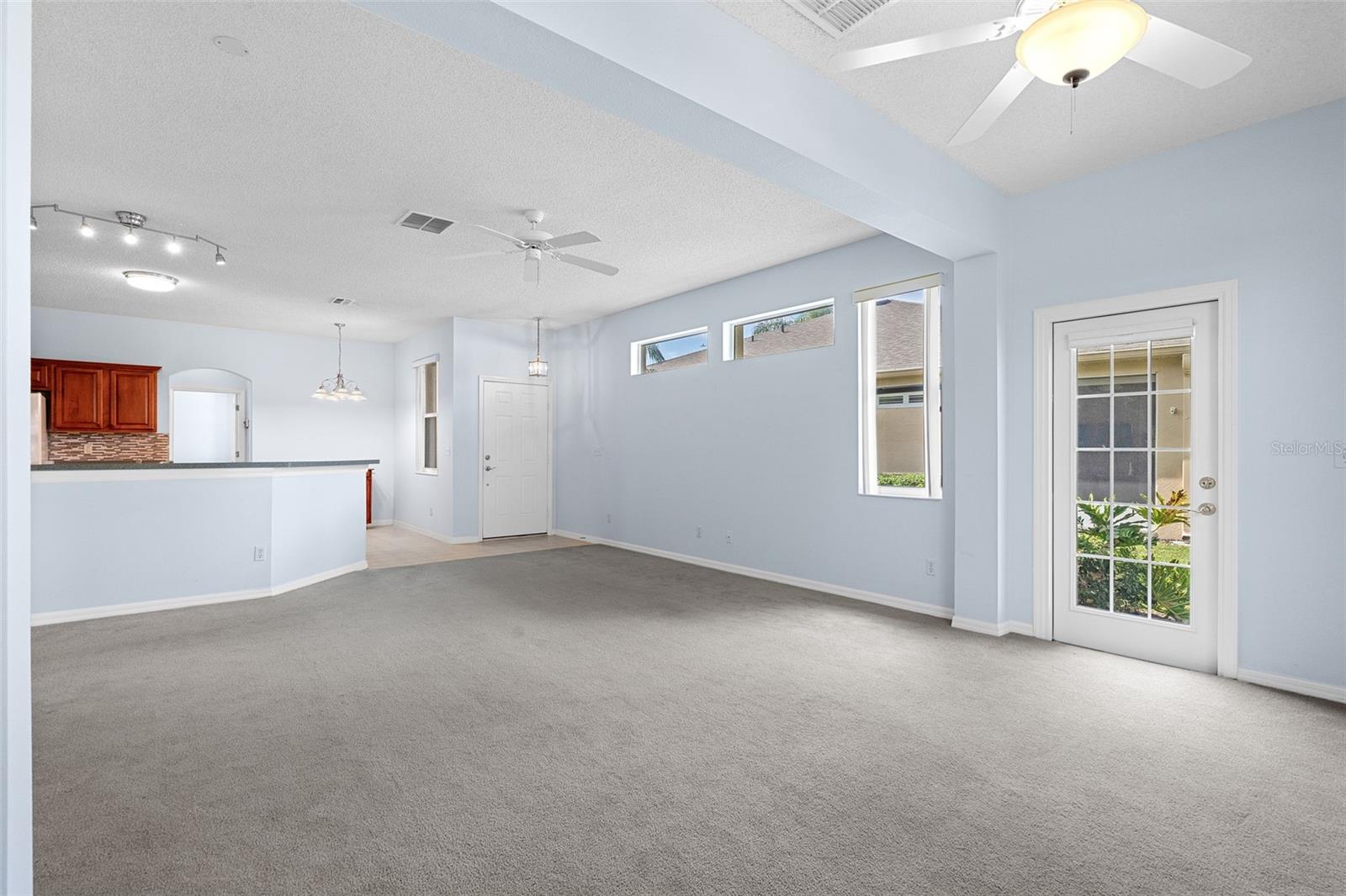 ACADIA II CONDOMINUM - Residential