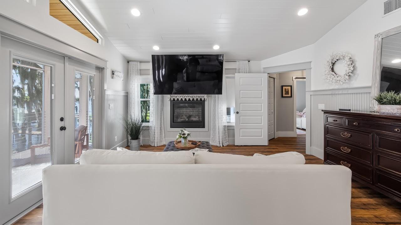 ACREAGE & UNREC - Residential