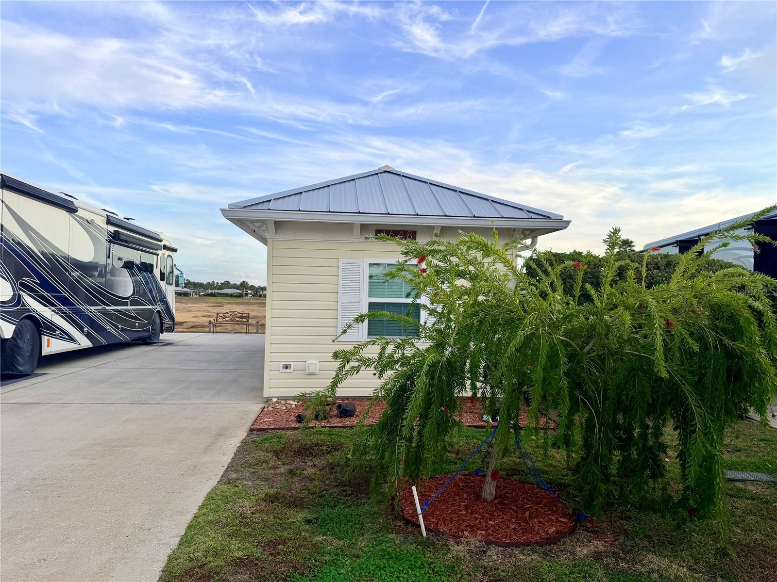 FLORIDA GRANDE MOTOR COACH RESIDENCE - Land