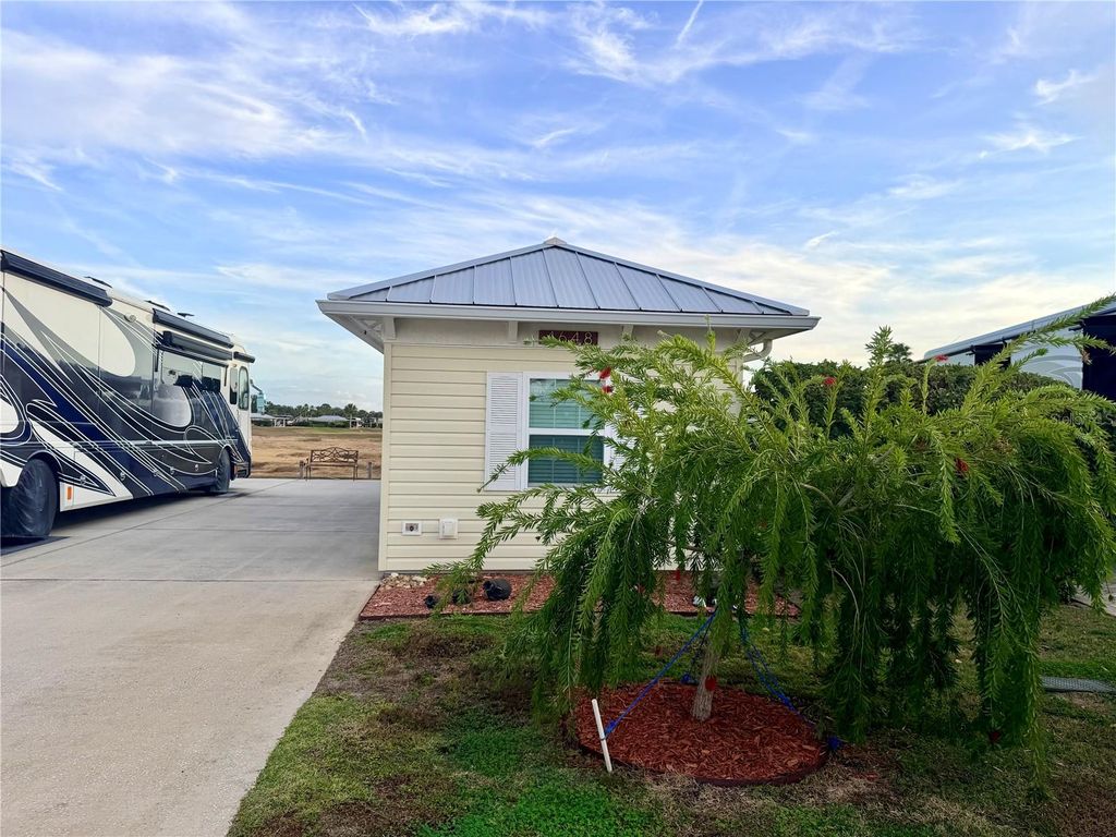 Photo of 4648 SE 94th Avenue, Webster, FL 33597 (MLS # G5106598)