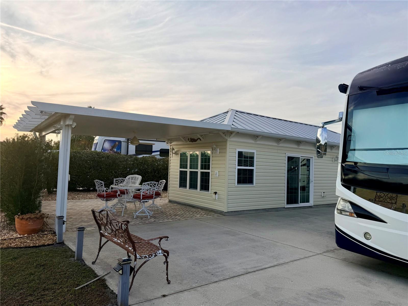 FLORIDA GRANDE MOTOR COACH RESIDENCE - Land