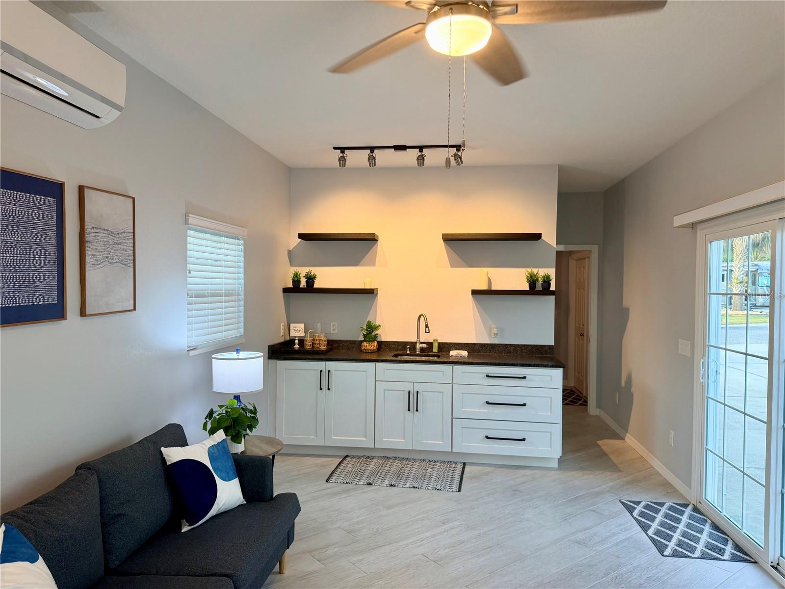 FLORIDA GRANDE MOTOR COACH RESIDENCE - Land