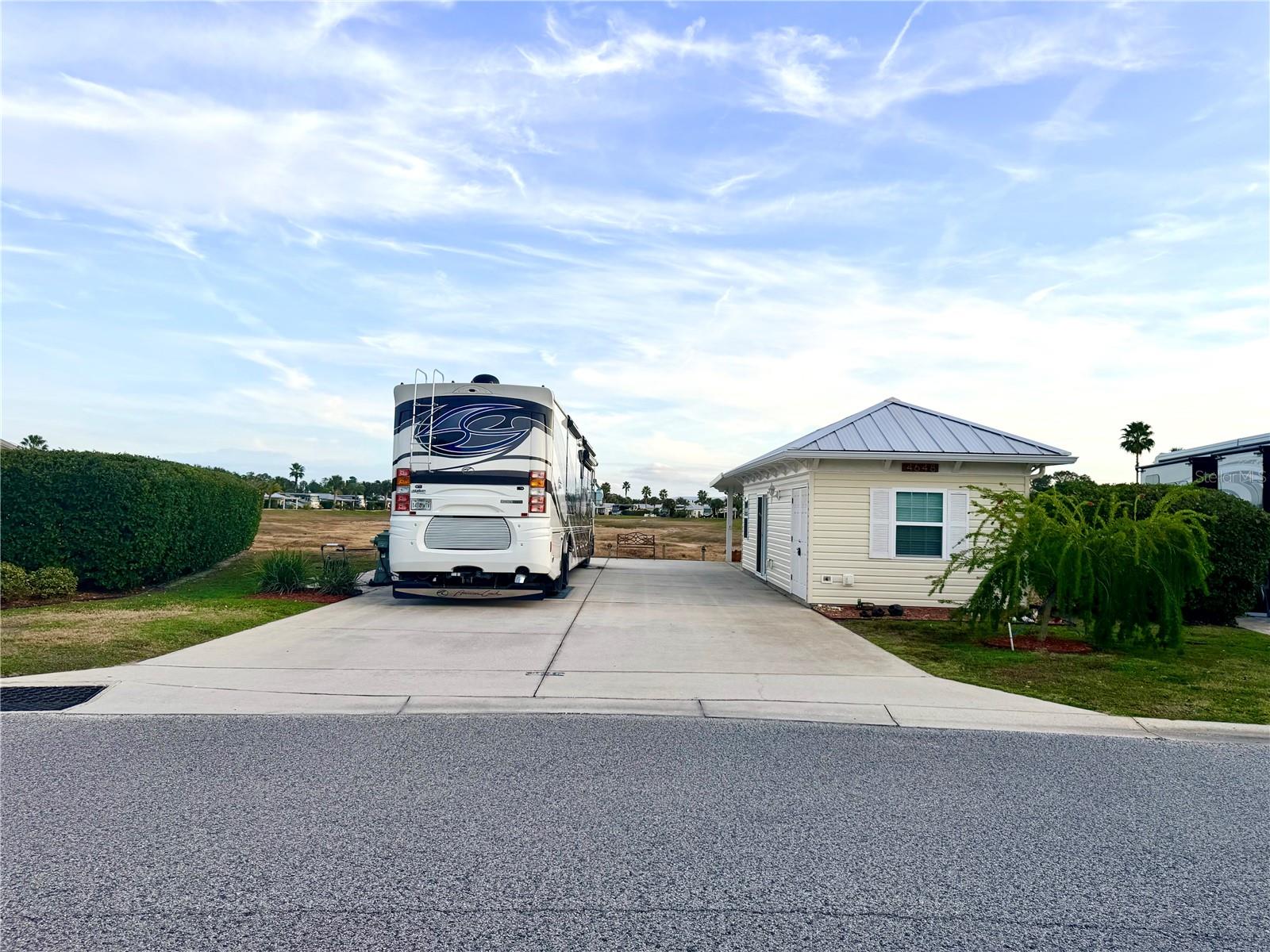FLORIDA GRANDE MOTOR COACH RESIDENCE - Land