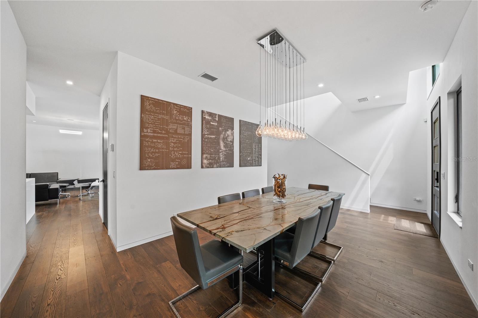 3139 W WAVERLY AVENUE