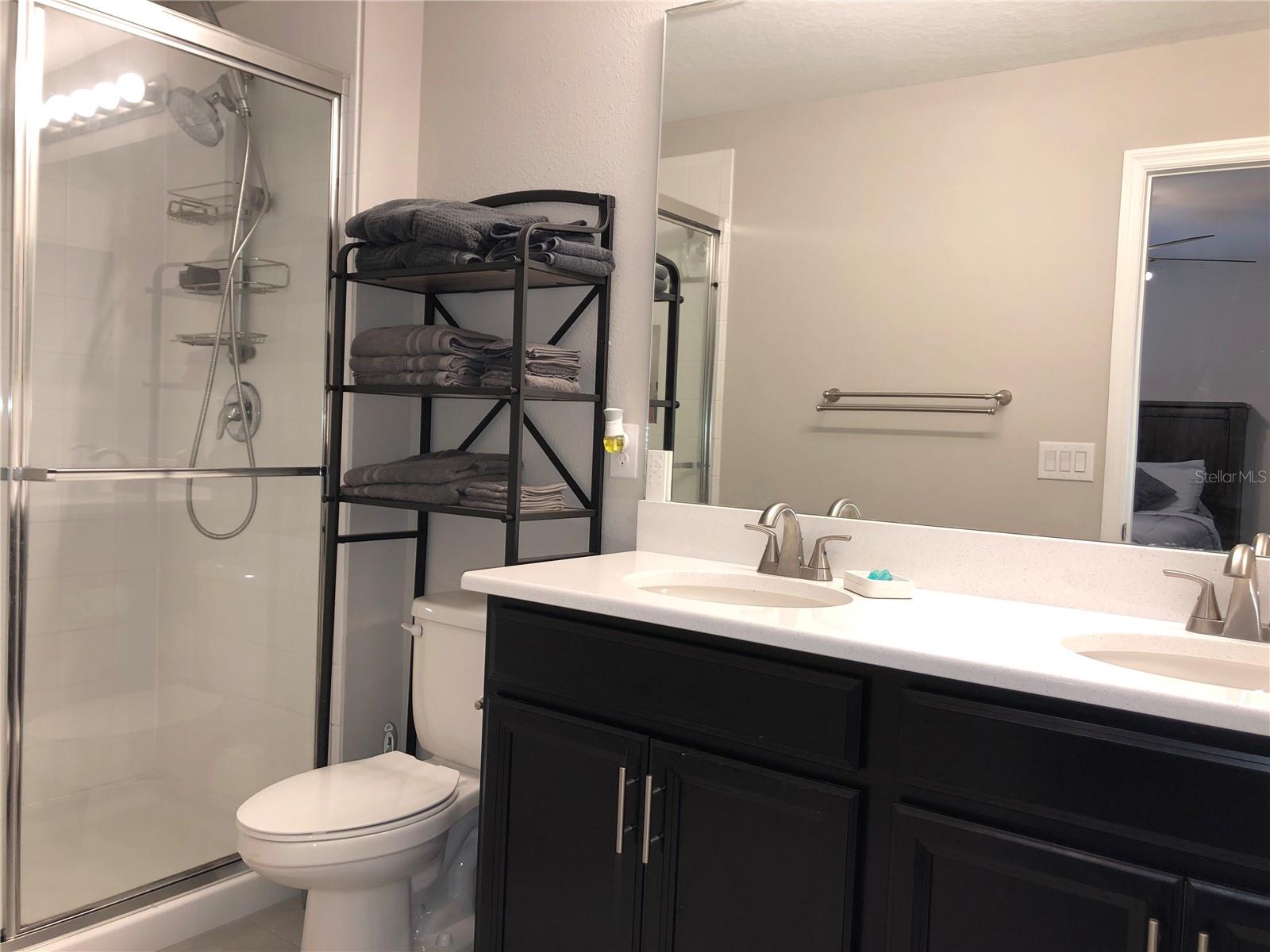 ARTISAN LAKES PRCL J PH I & II - Residential Lease