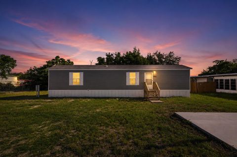 Photo of 29157 Heckleman Street, Brooksville, FL 34602 (MLS # W7886898)