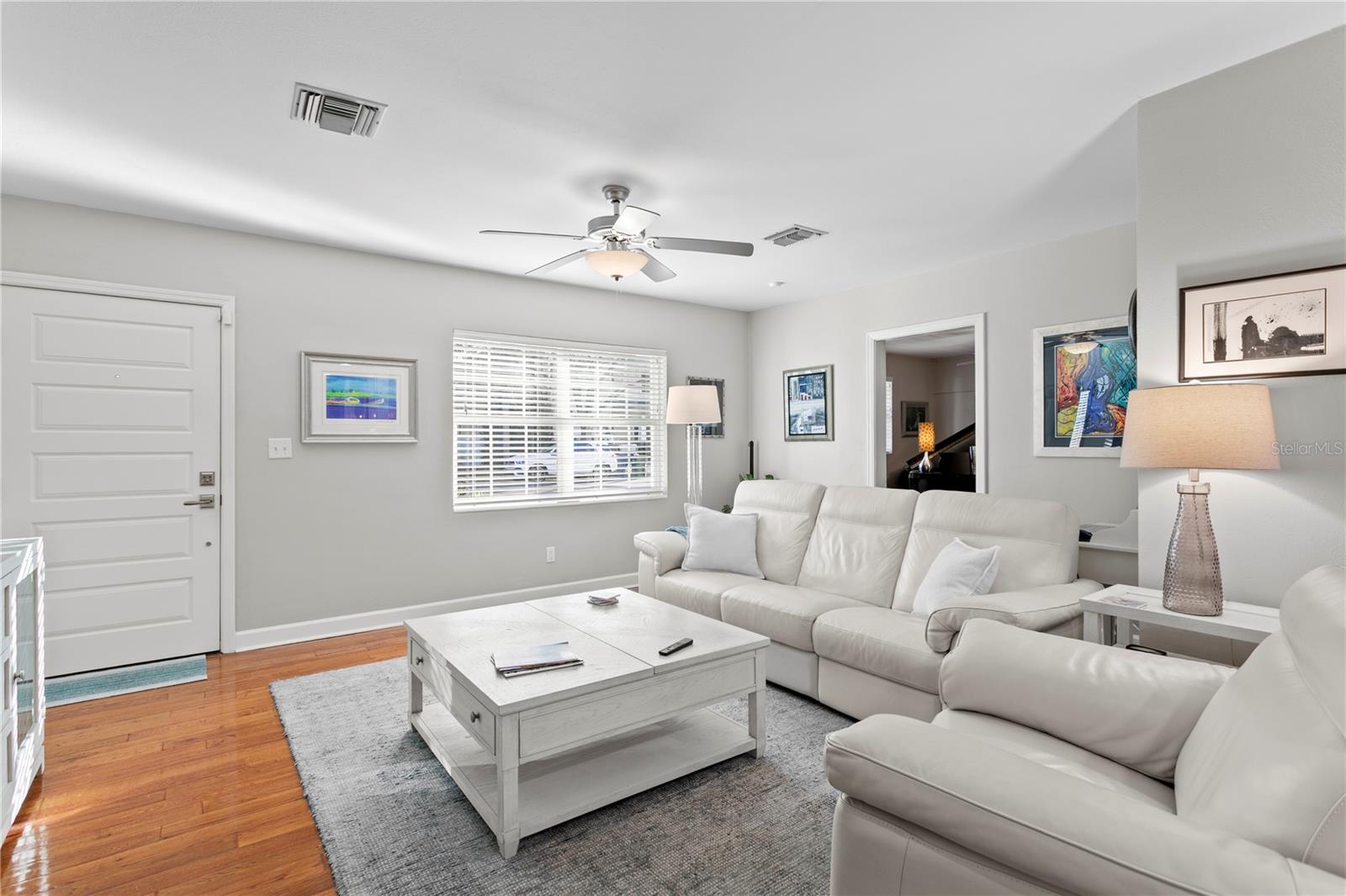 4215 W PALMIRA AVENUE