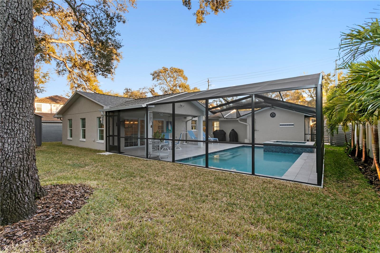 MARYLAND MANOR - Residential