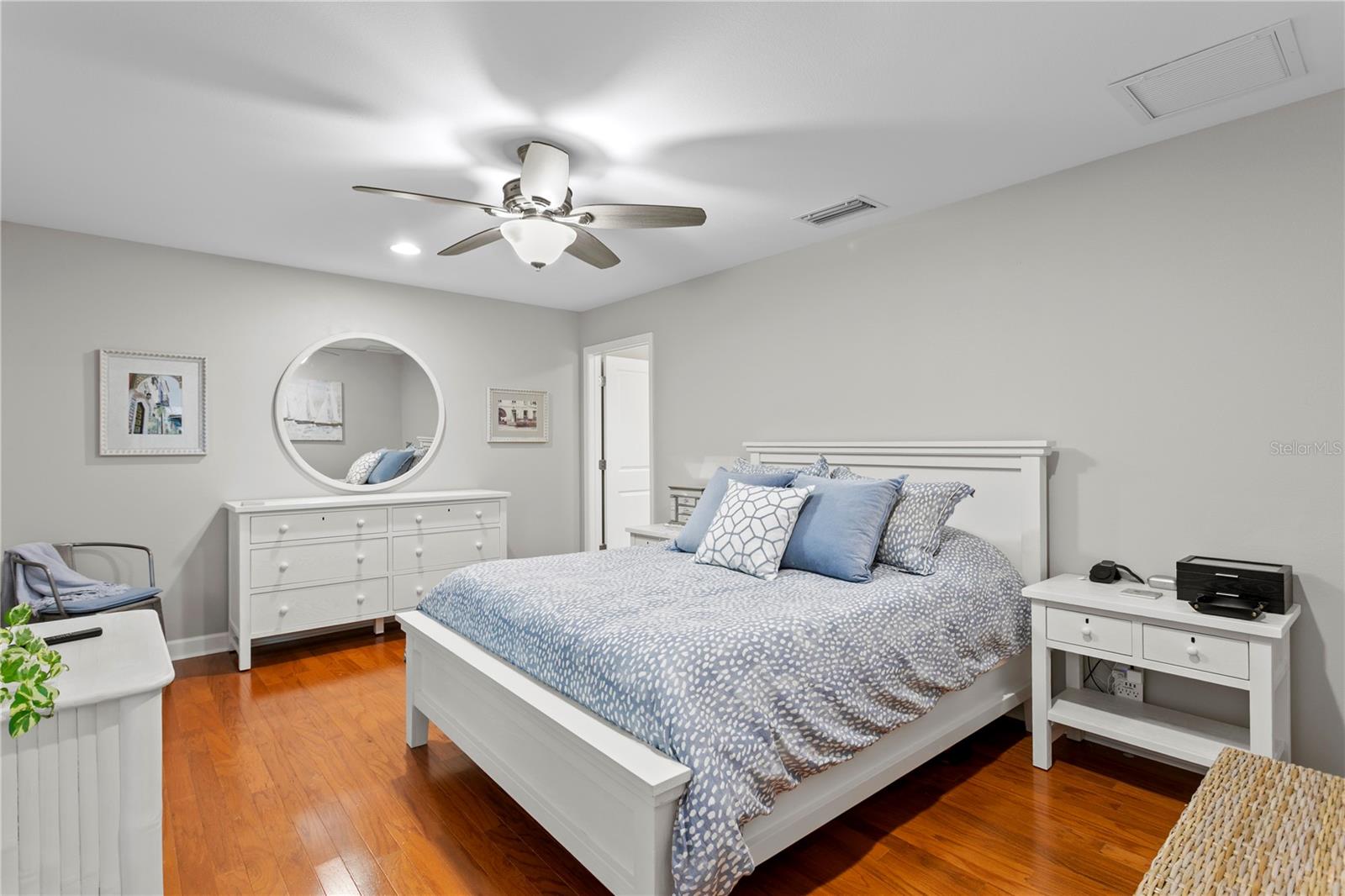 MARYLAND MANOR - Residential