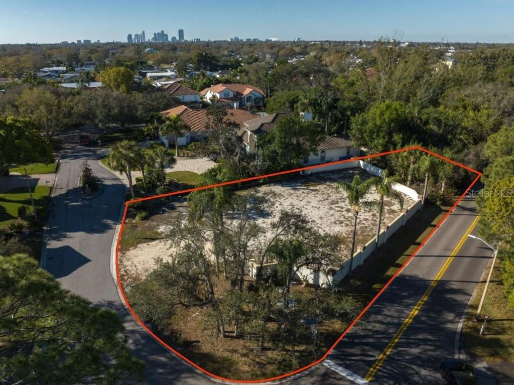 Photo of 4690 Laurel Oak Lane NE, St Petersburg, FL 33703 (MLS # TB8470703)