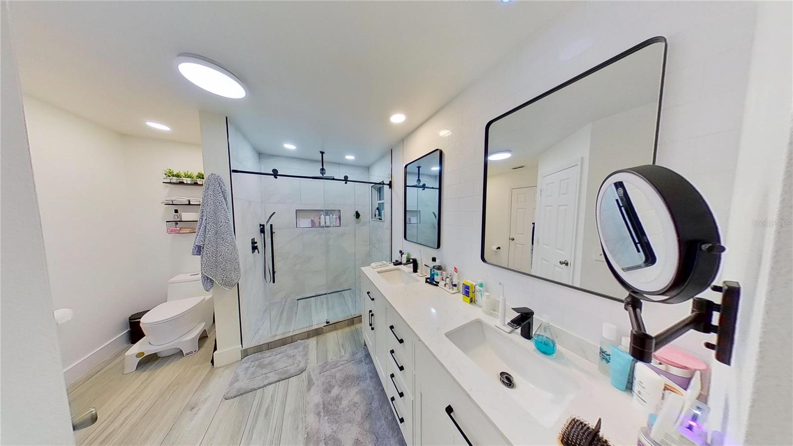 COUNTRY CLUB PARK - Residential