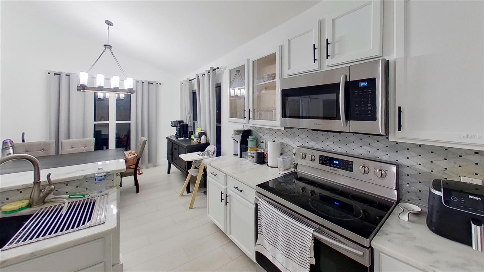 COUNTRY CLUB PARK - Residential