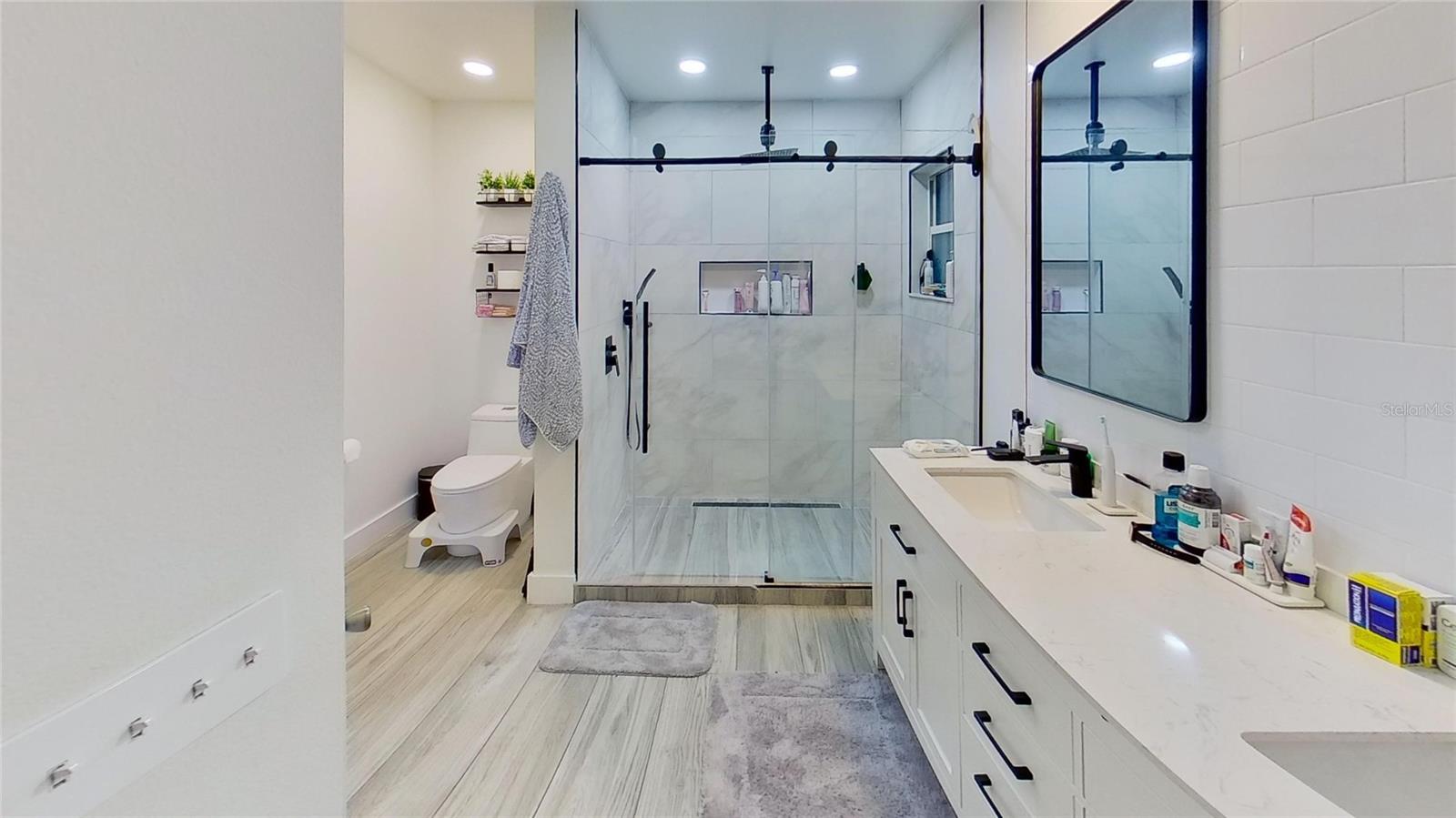 COUNTRY CLUB PARK - Residential