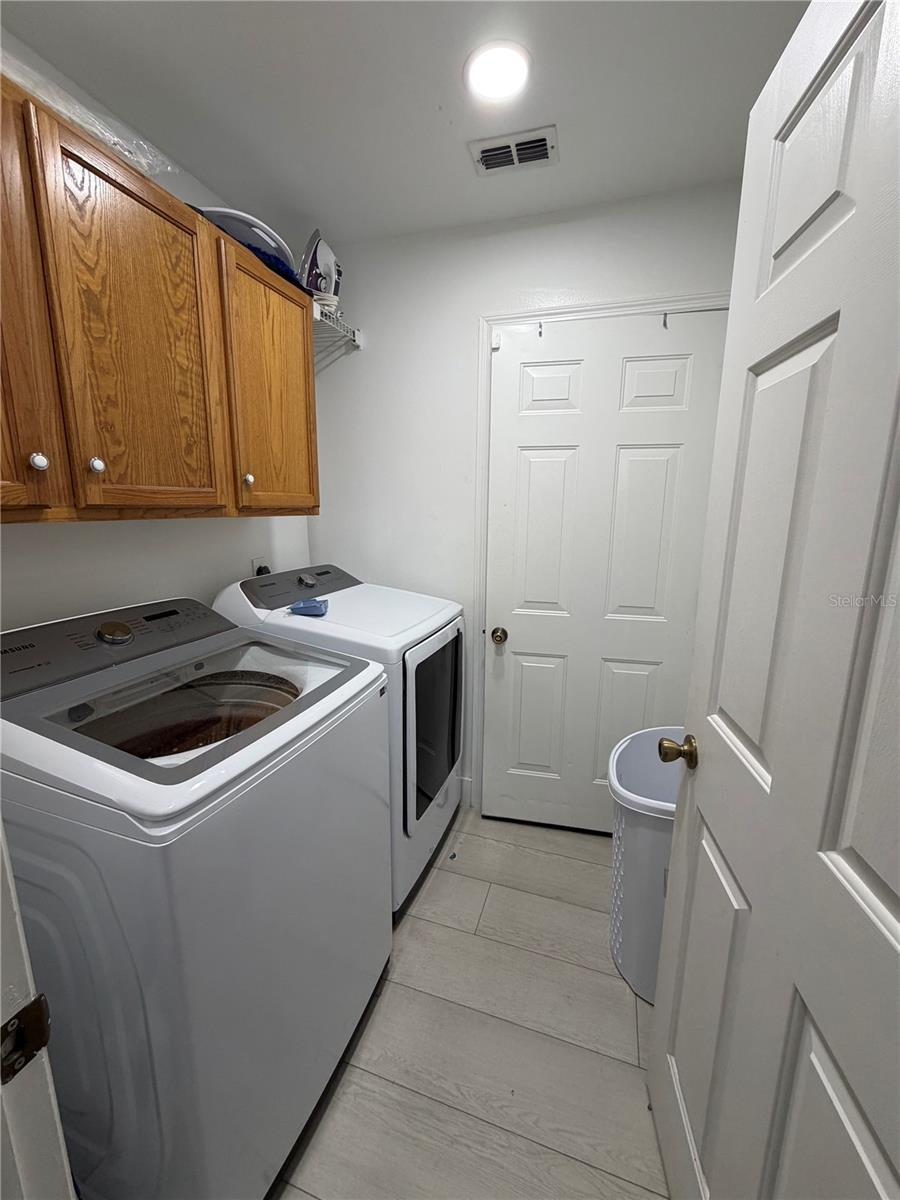 COUNTRY CLUB PARK - Residential