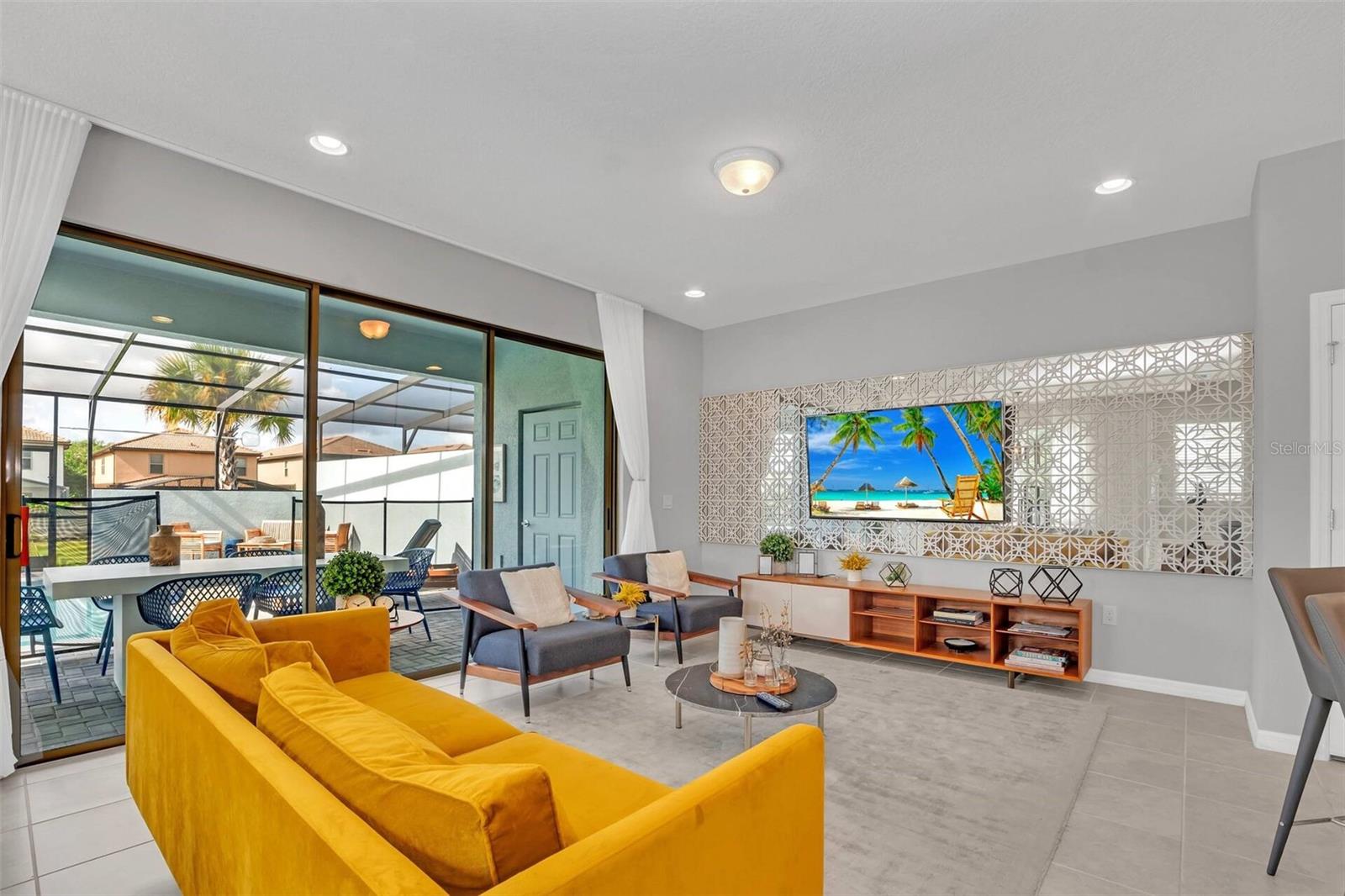 WINDSOR AT WESTSIDE - Residential