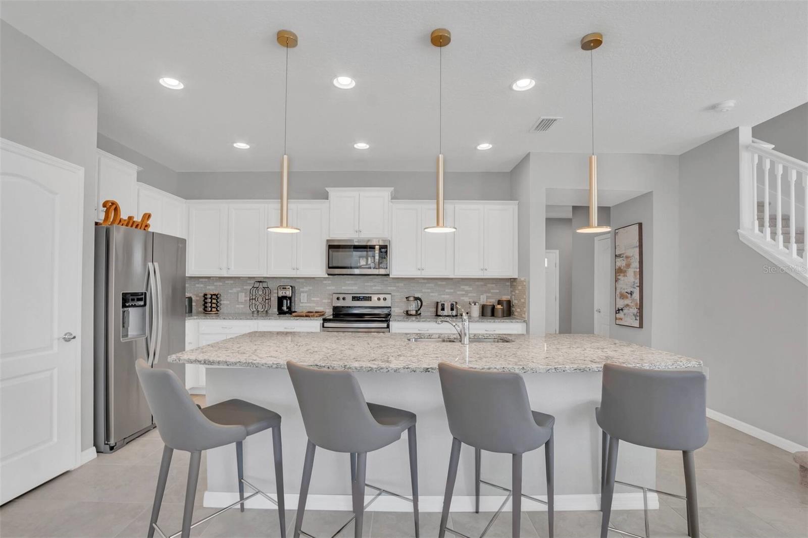 WINDSOR AT WESTSIDE - Residential