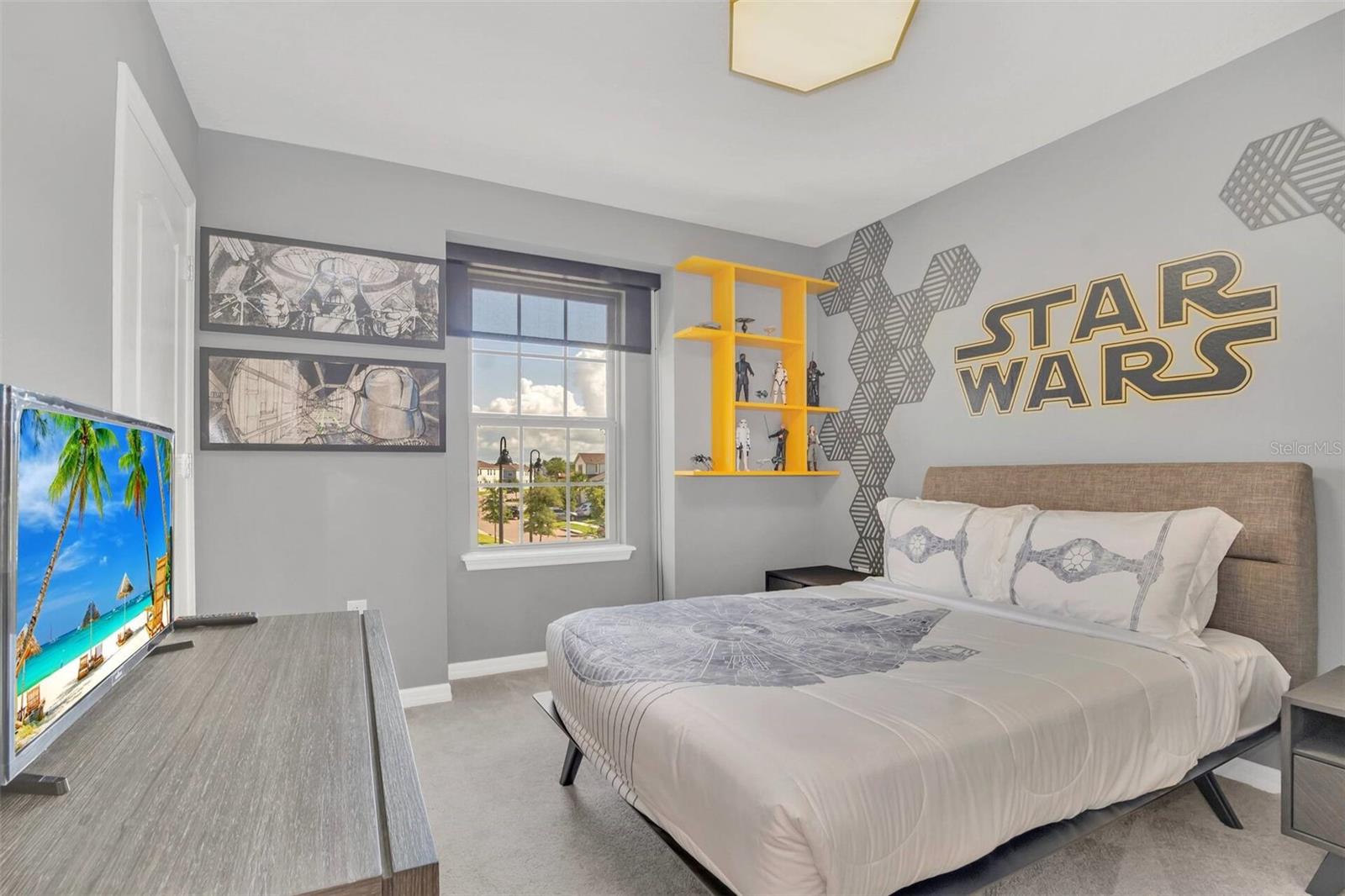 WINDSOR AT WESTSIDE - Residential