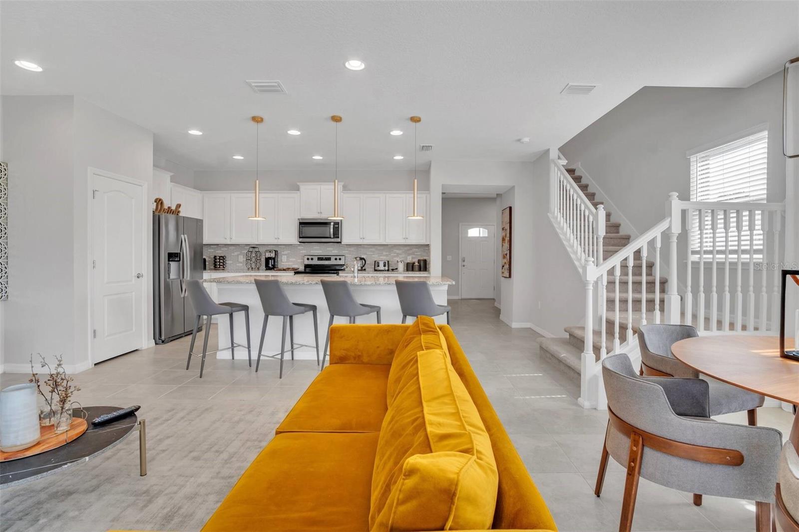 WINDSOR AT WESTSIDE - Residential