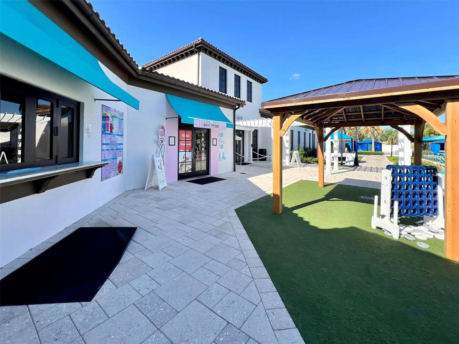 WINDSOR AT WESTSIDE - Residential