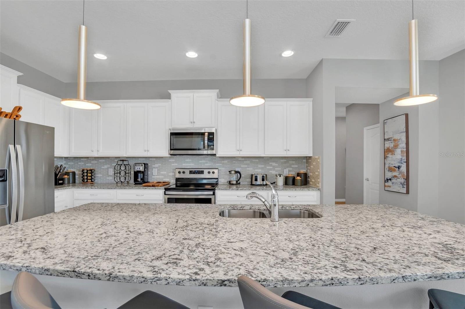 WINDSOR AT WESTSIDE - Residential