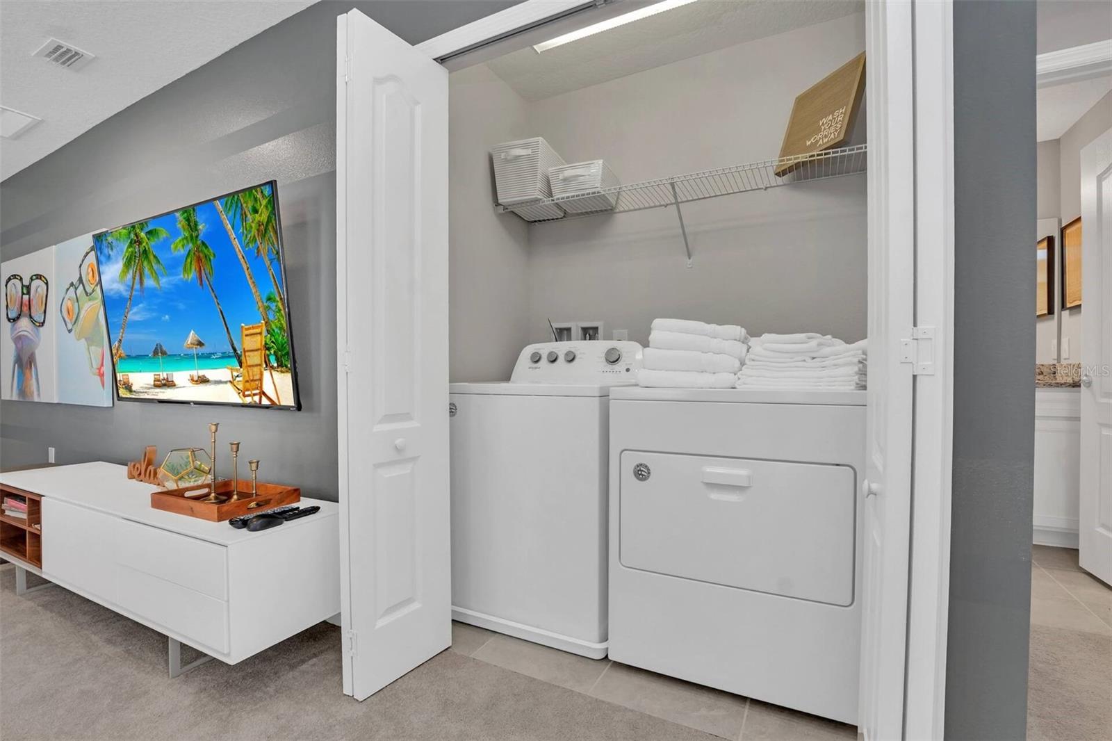 WINDSOR AT WESTSIDE - Residential