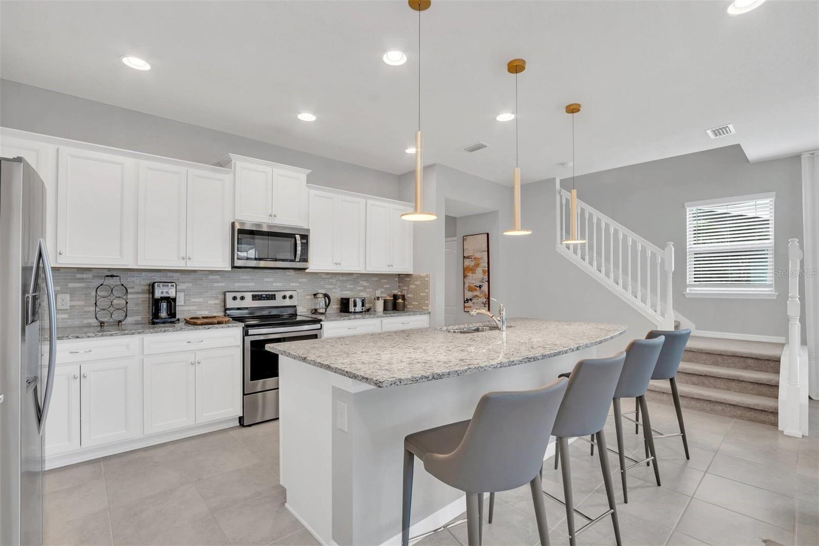 WINDSOR AT WESTSIDE - Residential