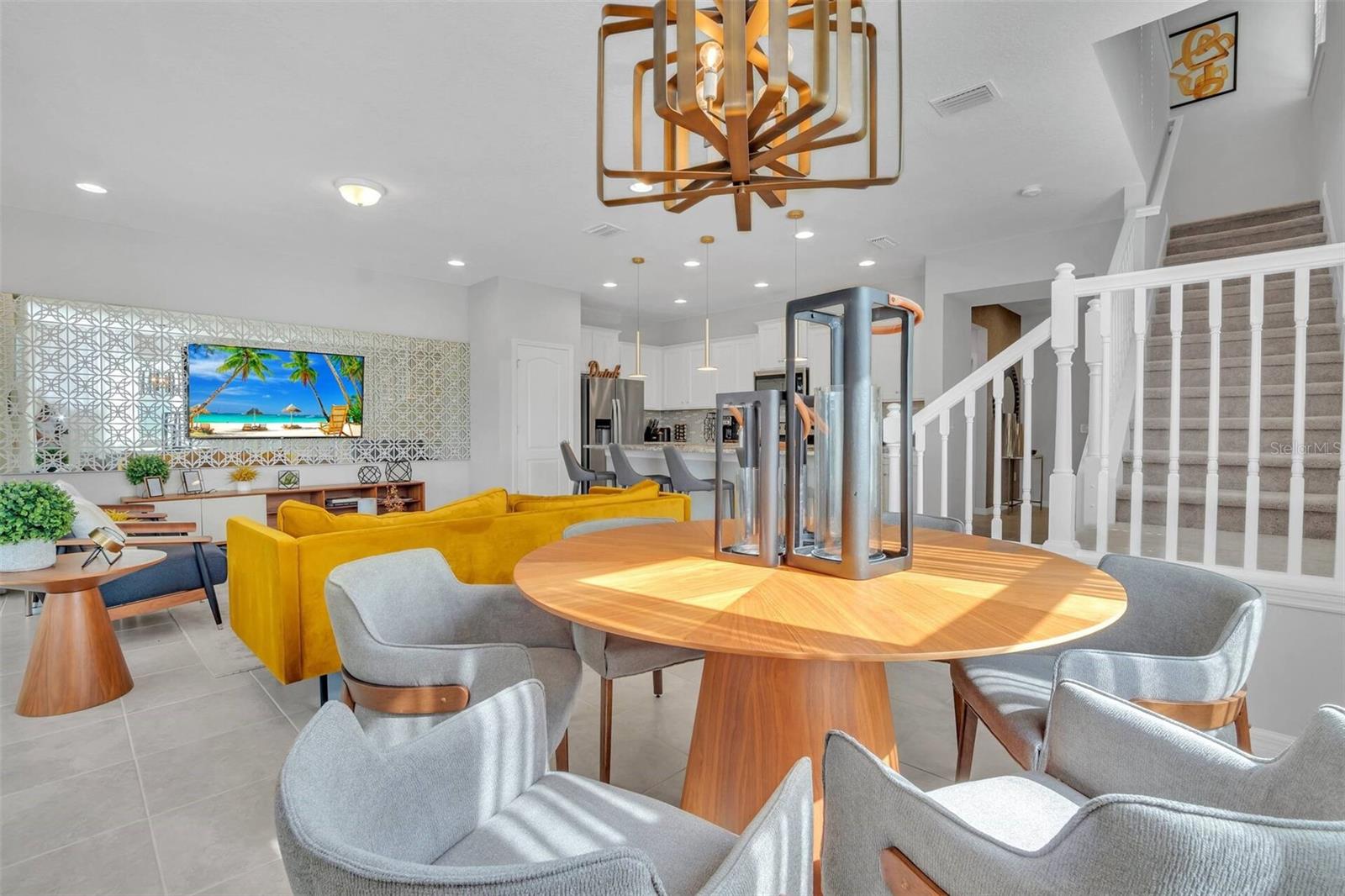 WINDSOR AT WESTSIDE - Residential