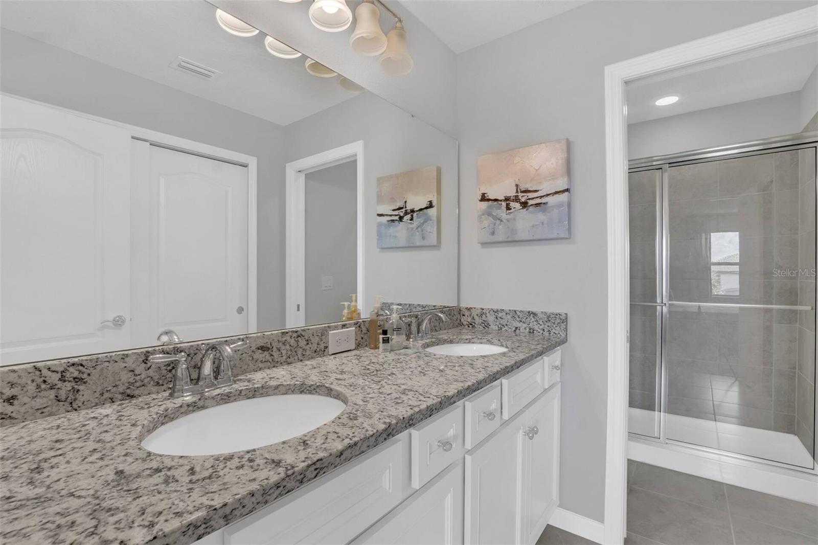 WINDSOR AT WESTSIDE - Residential