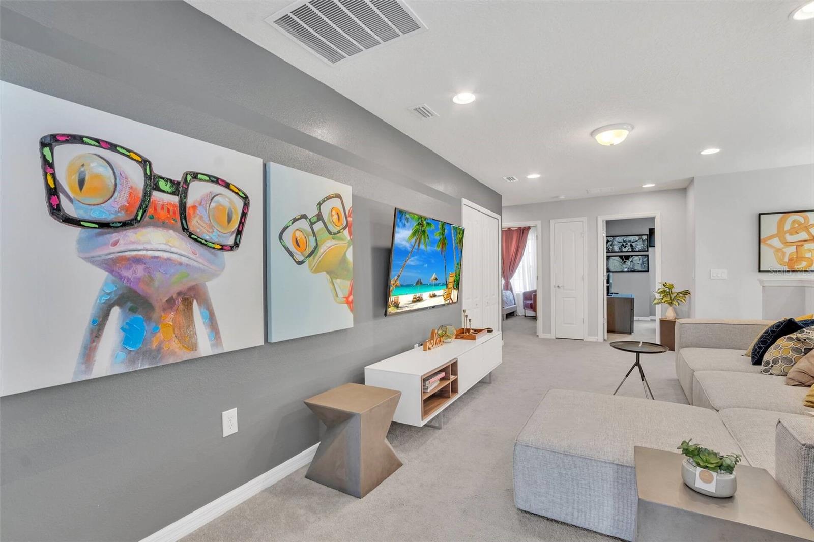 WINDSOR AT WESTSIDE - Residential