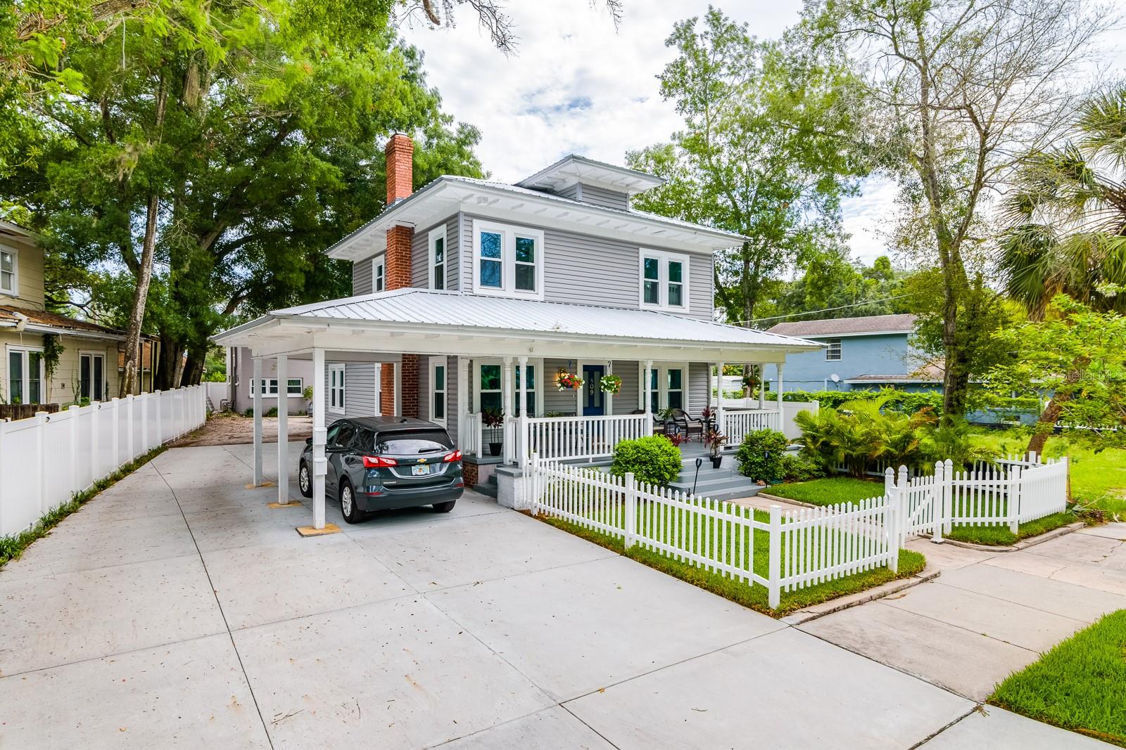 809 W PARK AVENUE