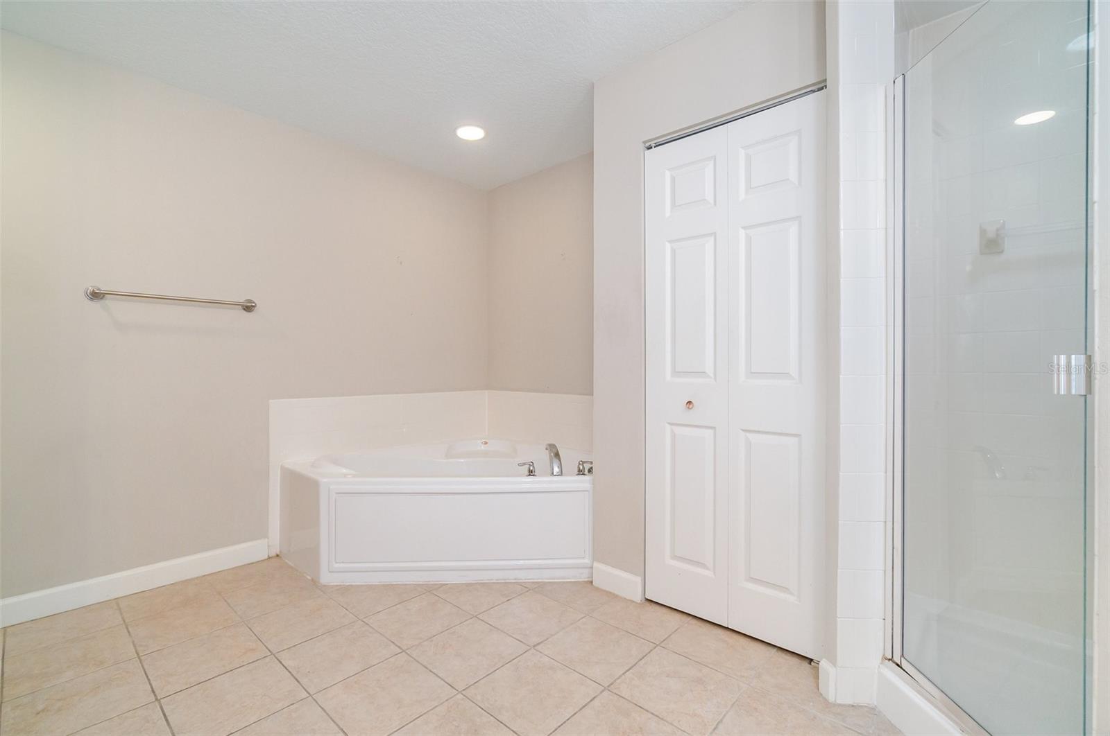 PROMENADE PH 01 - Residential