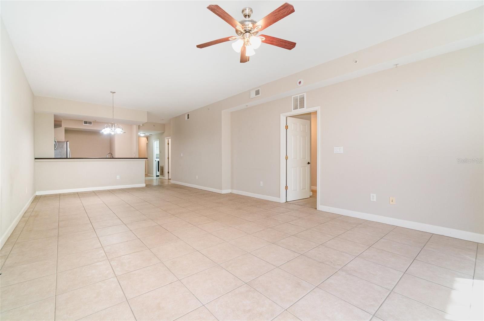 PROMENADE PH 01 - Residential