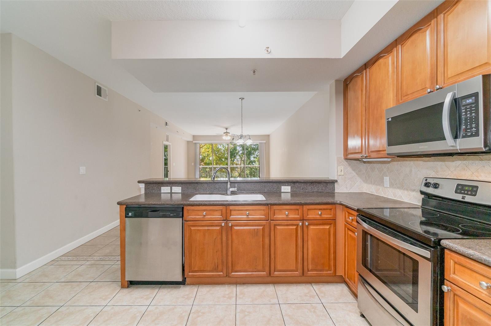 PROMENADE PH 01 - Residential