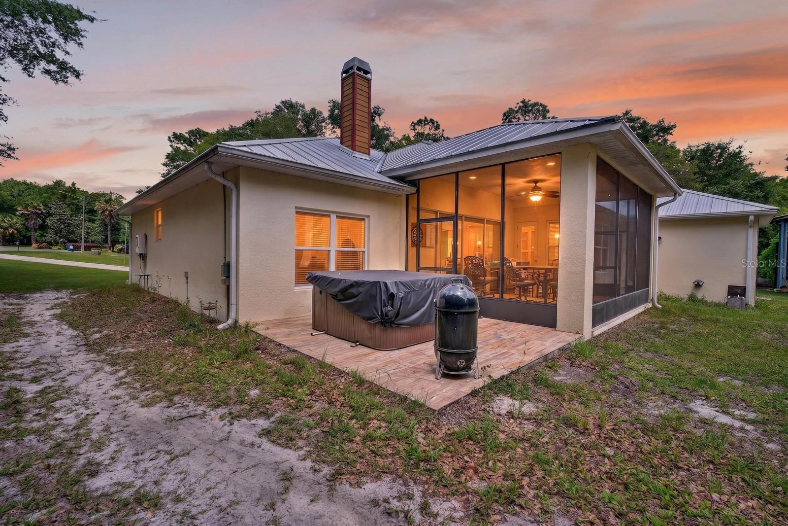 1806 GLENWOOD OAKS LANE