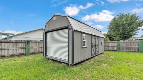 A home in LAKELAND