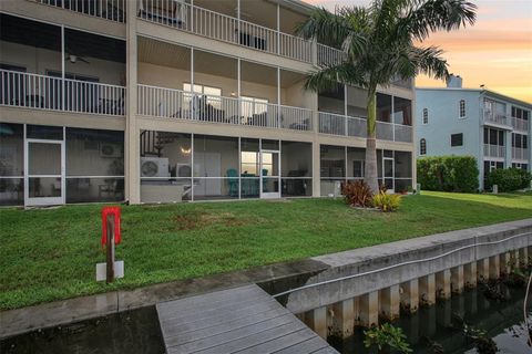 Townhouse in SAINT PETERSBURG FL 1109 PINELLAS BAYWAY 45.jpg